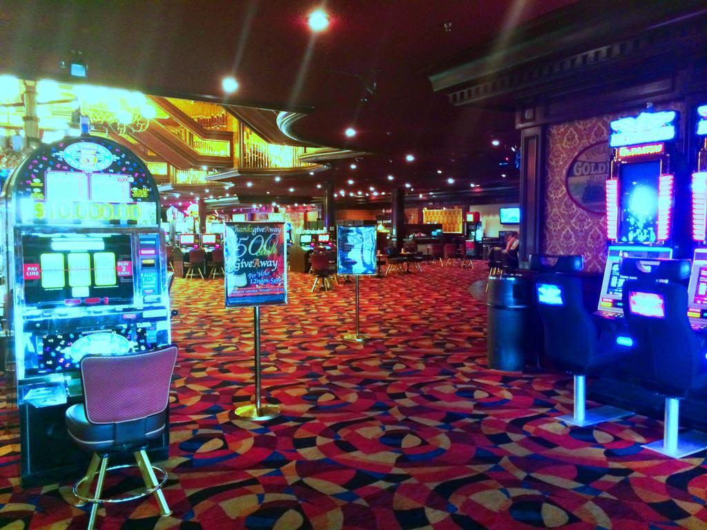 Ramada By Wyndham Terrible'S Hotel & Casino 吉恩 外观 照片