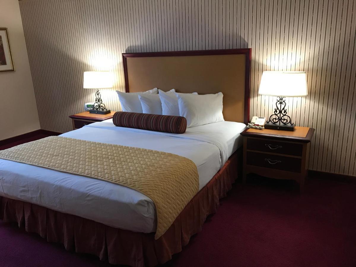 Ramada By Wyndham Terrible'S Hotel & Casino 吉恩 外观 照片