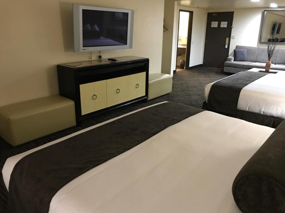 Ramada By Wyndham Terrible'S Hotel & Casino 吉恩 外观 照片