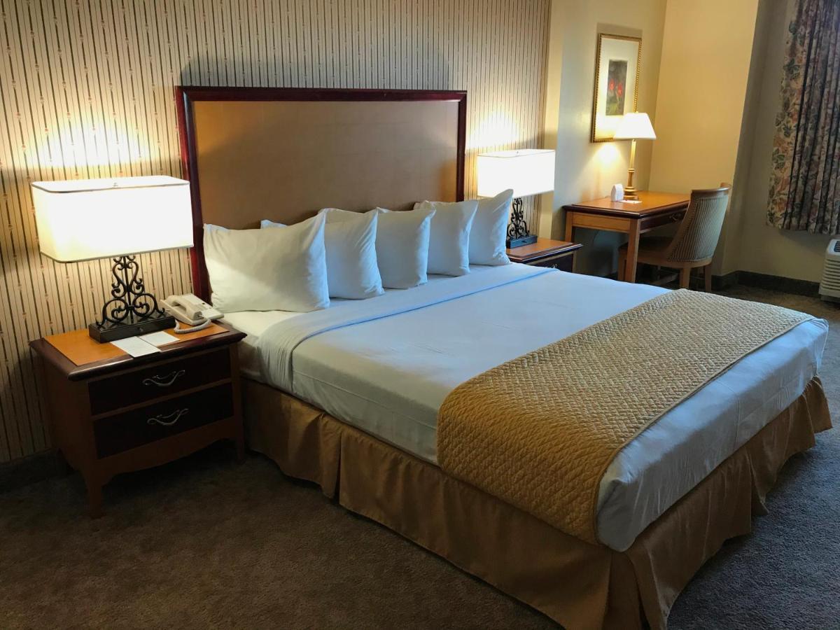 Ramada By Wyndham Terrible'S Hotel & Casino 吉恩 外观 照片