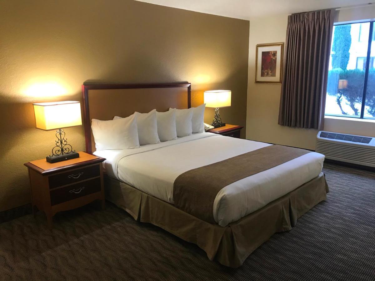 Ramada By Wyndham Terrible'S Hotel & Casino 吉恩 外观 照片